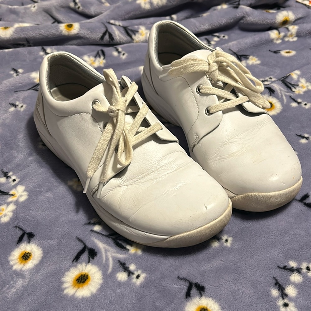 Nurse mates leather nursing shoes